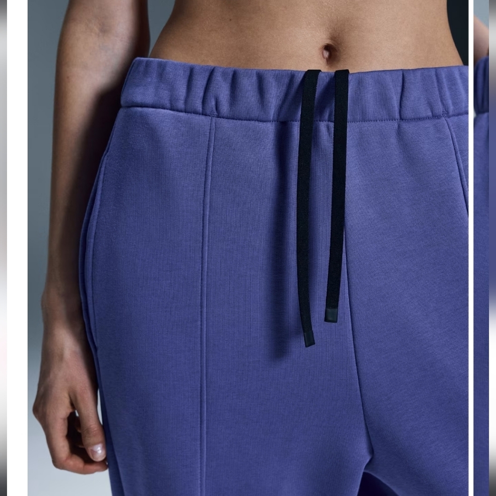 NWT Women's On Running Purple Jogger Pants - Picture 4 of 6